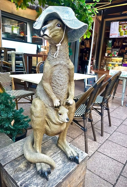 kangaroo-statue-in-australia-experience